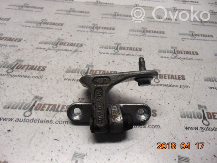 Mercedes-Benz C AMG W203 Front door upper hinge 