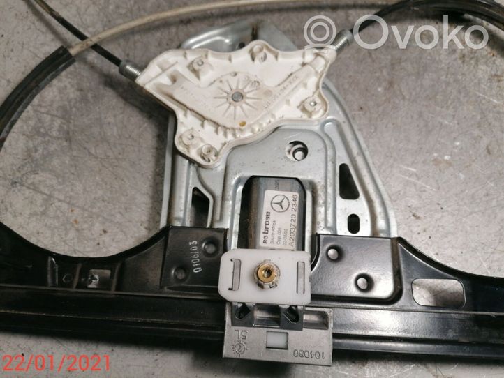 Mercedes-Benz C AMG W203 Front door window regulator with motor A2037202346