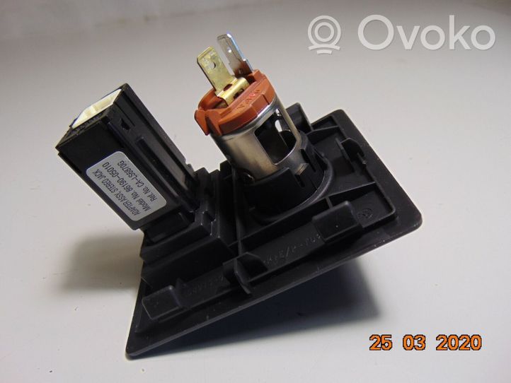 Toyota Avensis T270 Connettore plug in AUX 5891505020