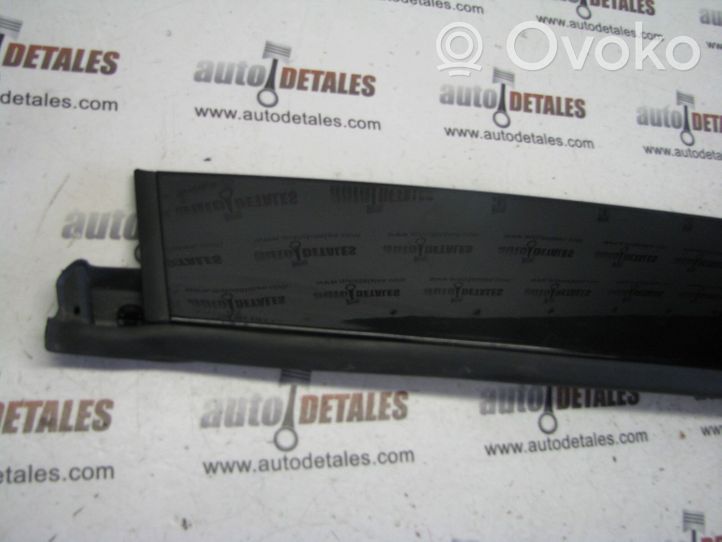 Mercedes-Benz GL X164 Rivestimento modanatura del vetro della portiera posteriore 