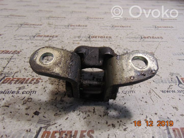 Toyota Avensis T270 Front door lower hinge 