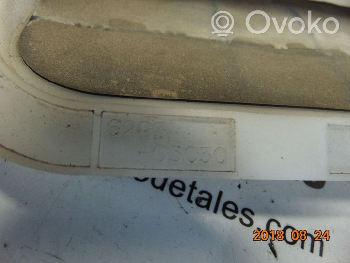 Toyota Avensis T250 Évent de pression de quart de panneau 6293105030