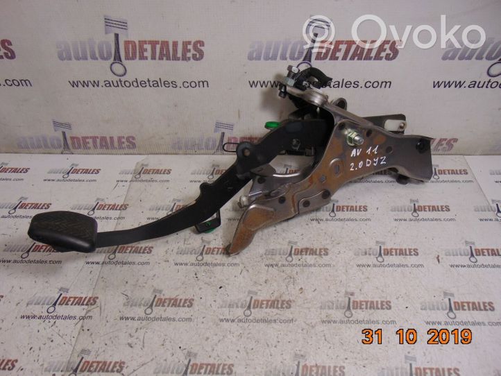 Toyota Avensis T250 Pedale della frizione 8951020071