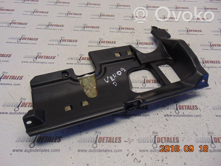 Toyota Verso Garniture panneau inférieur de tableau de bord 556060F040