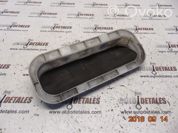 Toyota Avensis T270 Évent de pression de quart de panneau 6293105030