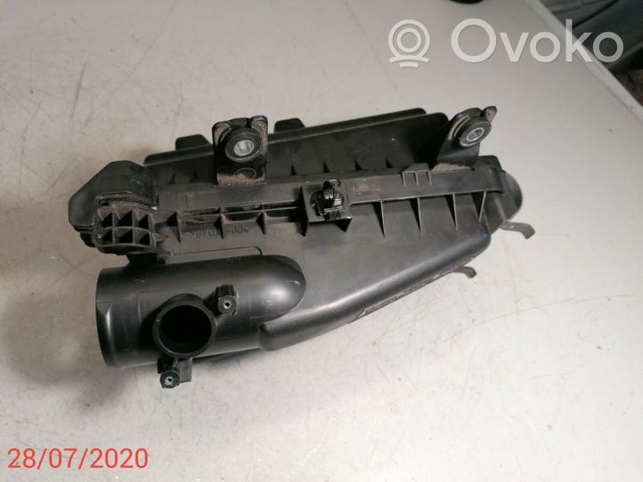 Toyota Verso-S Scatola del filtro dell’aria 014140318