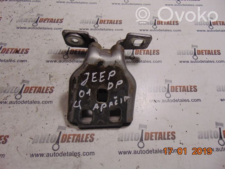 Jeep Grand Cherokee (WJ) Передняя нижняя петля 55136481AD