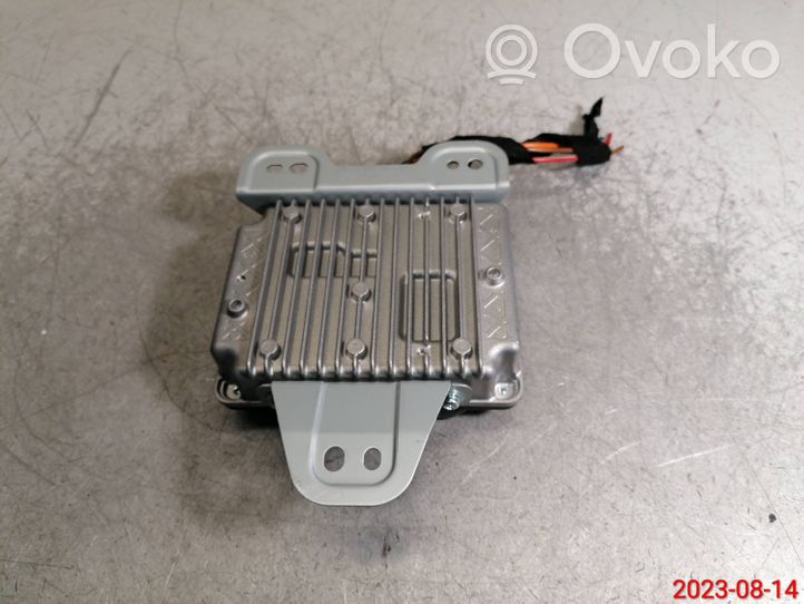 Mercedes-Benz GL X166 Convertisseur / inversion de tension inverseur A1669820020