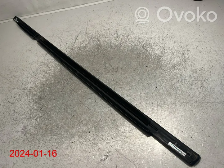 Mercedes-Benz GL X164 Rivestimento modanatura del vetro della portiera posteriore A1646907080