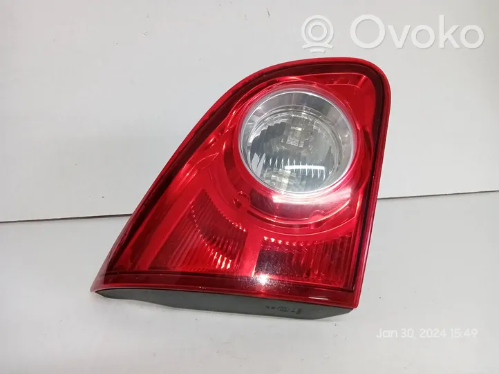 Nissan Qashqai+2 Lampy tylnej klapy bagażnika 89071063