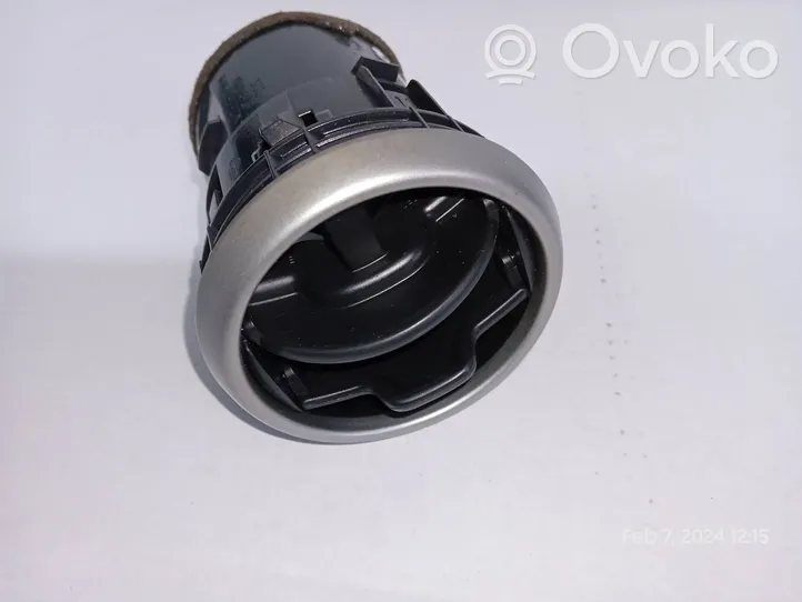 Nissan Qashqai+2 Centrinės oro grotelės 68760JD10A