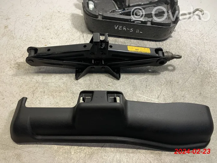 Toyota Verso-S Set di attrezzi 75231-52010