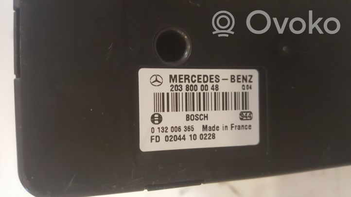 Mercedes-Benz C W203 Centralina/modulo chiusura centralizzata portiere 2038000048