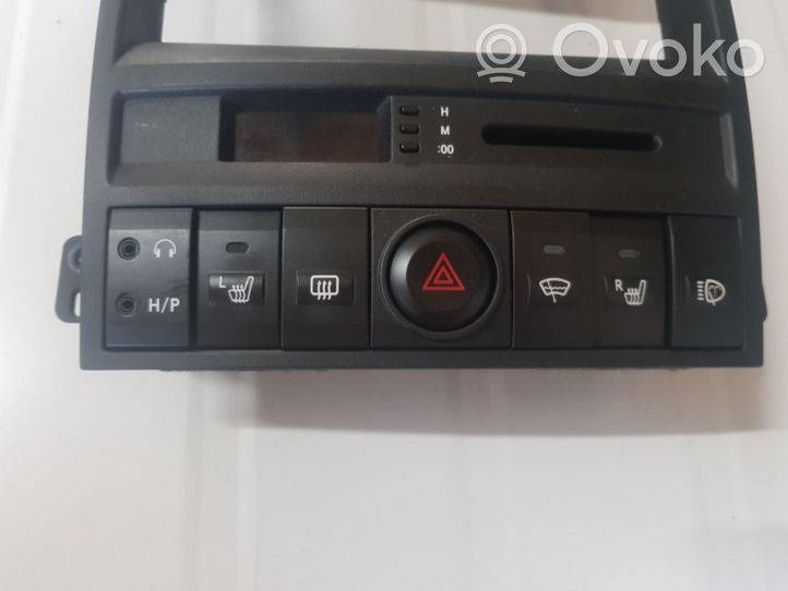 KIA Sorento Konsola środkowa / Radio / GPS 