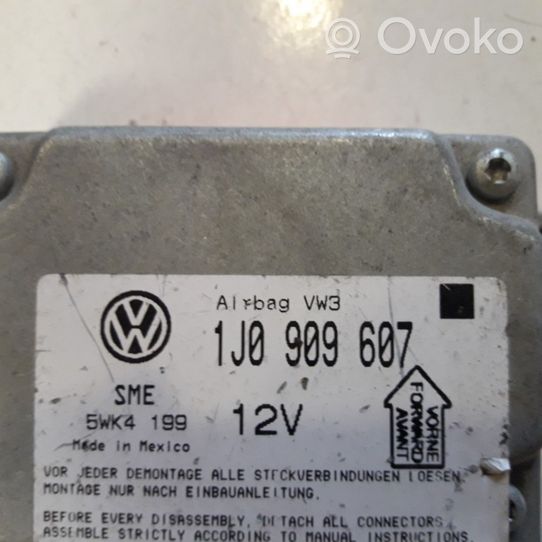 Volkswagen PASSAT B5 Airbagsteuergerät 1J0909607