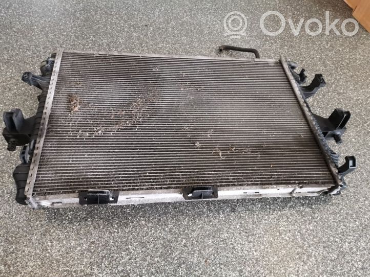 Volkswagen Multivan T5 Dzesēšanas šķidruma radiators 7H0121253J