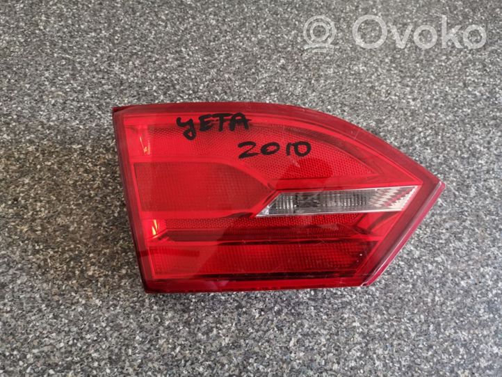 Volkswagen Jetta V Tailgate rear/tail lights 5C6945093