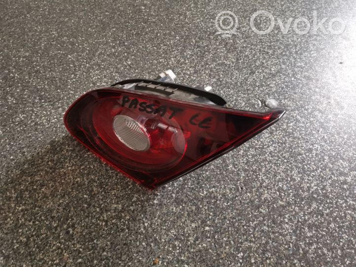 Volkswagen PASSAT CC Lampy tylnej klapy bagażnika 3C8945308