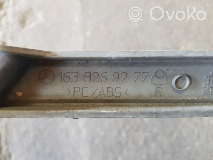 Mercedes-Benz ML W163 Listwa pod lampę przednią 1638260277