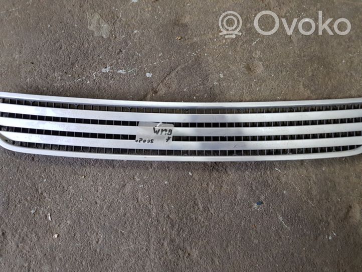 BMW 7 E65 E66 Grille de calandre avant 