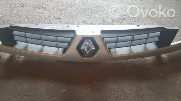 Renault Megane II Maskownica / Grill / Atrapa górna chłodnicy 