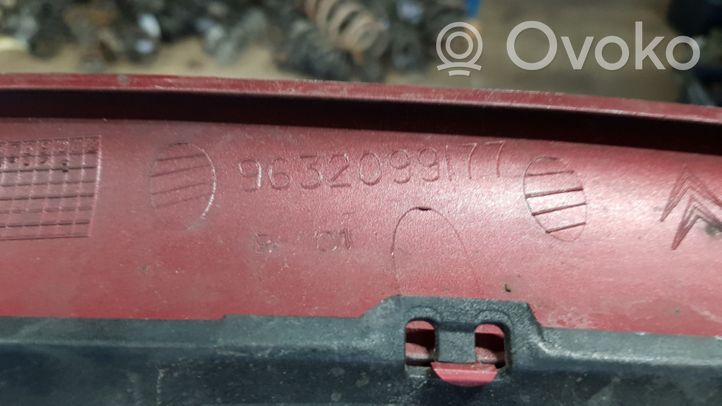 Citroen Xsara Picasso Griglia superiore del radiatore paraurti anteriore 9632099177