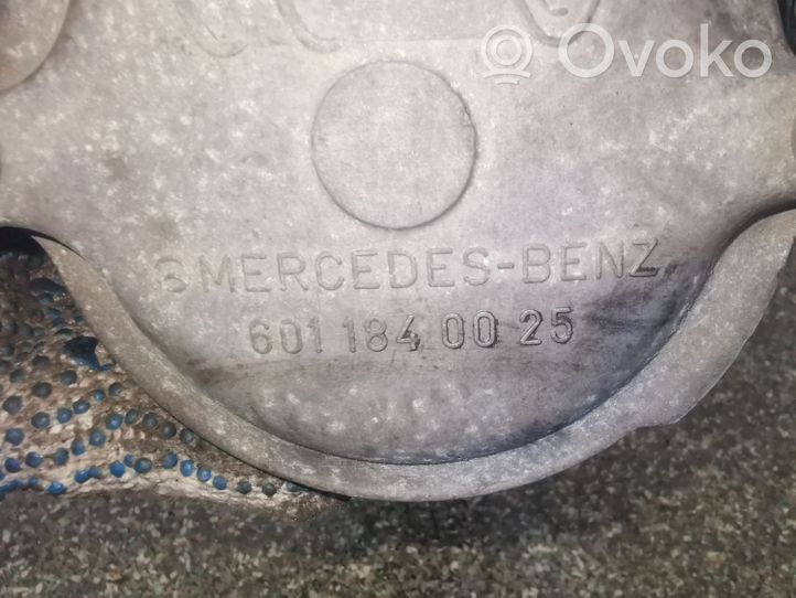 Mercedes-Benz C W202 Support de filtre à huile 6011840025