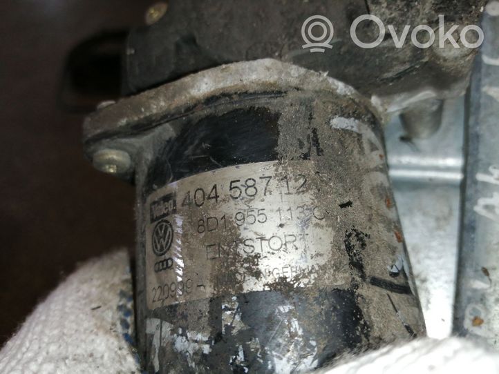 Audi A4 S4 B5 8D Etupyyhkimen vivusto ja moottori 8D1955113C