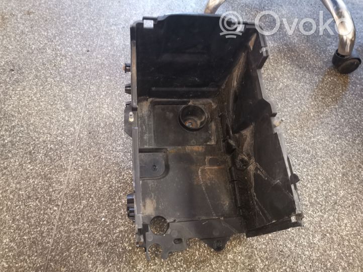 Mazda 3 I Boîte de batterie BP4K56040