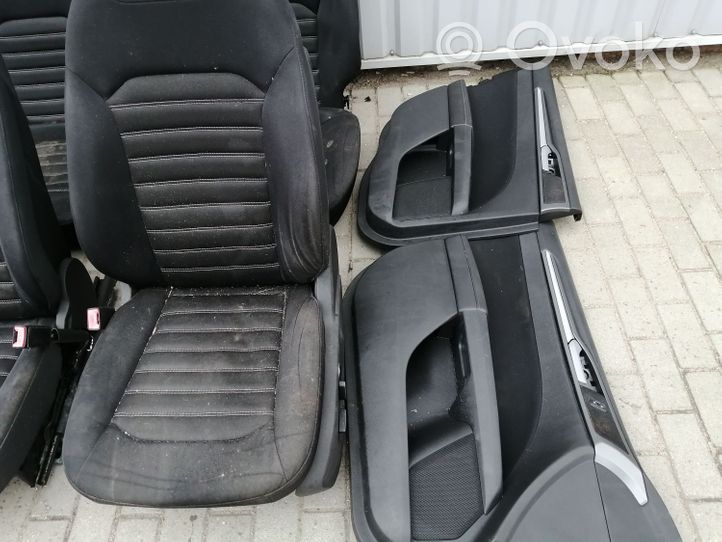 Ford Fusion II Set interni 