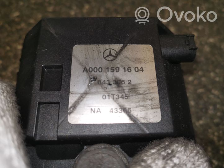 Mercedes-Benz S W220 Podgrzewacz płynu chłodzącego A0001591604