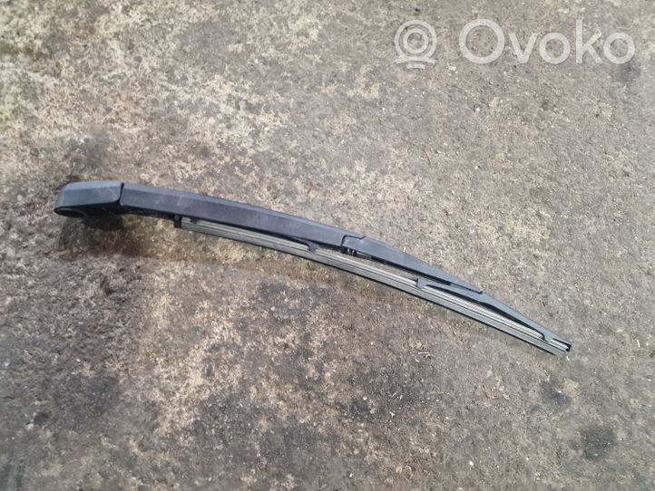 Hyundai Santa Fe Rear wiper blade arm 