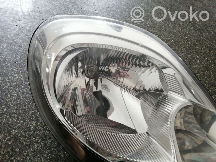 Opel Vivaro Headlight/headlamp 8200701356