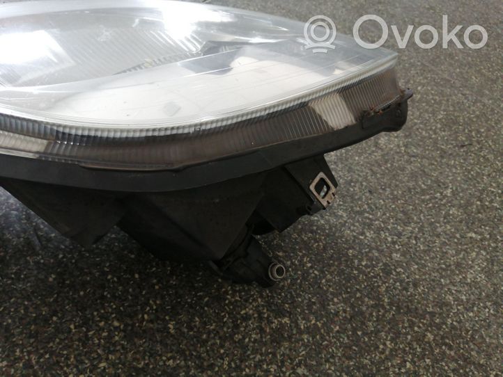 Opel Vivaro Headlight/headlamp 8200701356