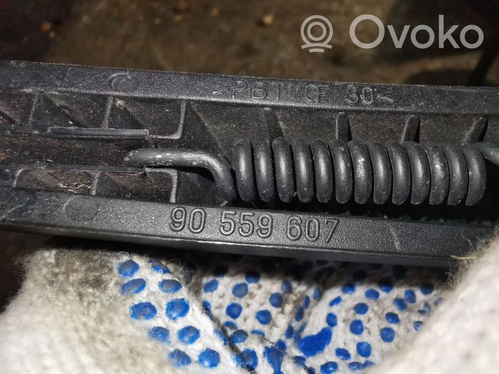 Opel Astra G Ramię wycieraczki szyby tylnej 90559607