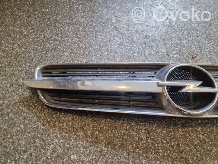 Opel Vectra C Grille calandre supérieure de pare-chocs avant 464192822