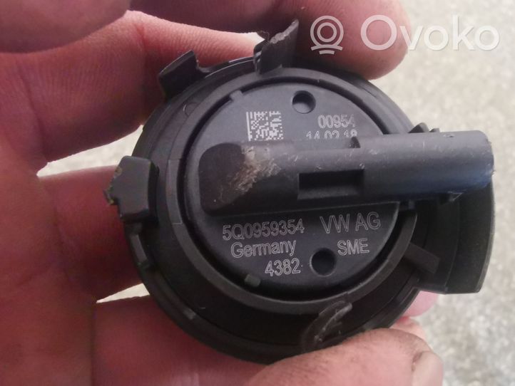 Volkswagen Touran III Airbag deployment crash/impact sensor 5Q0959354