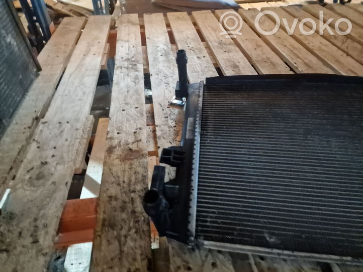 Volkswagen Touran III Dzesēšanas šķidruma radiators 5Q0121251GB