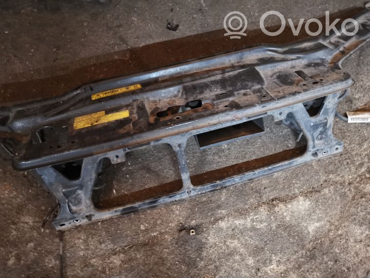 Volvo XC70 Support de radiateur sur cadre face avant 