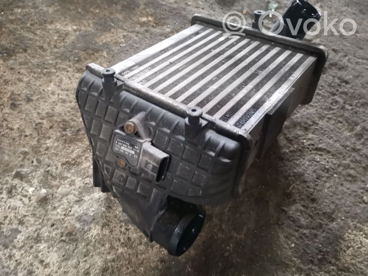 Audi A4 S4 B7 8E 8H Chłodnica powietrza doładowującego / Intercooler 