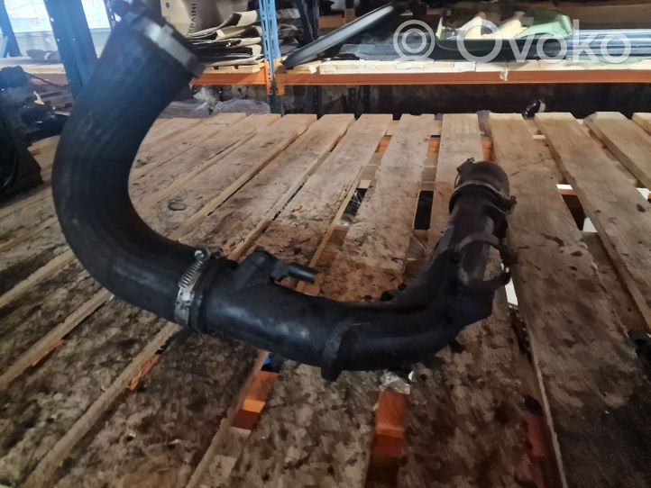 Volkswagen PASSAT B7 Intercooler hose/pipe 