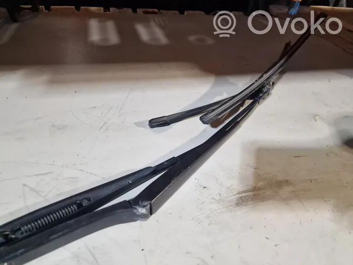 Volkswagen Scirocco Front wiper blade arm 