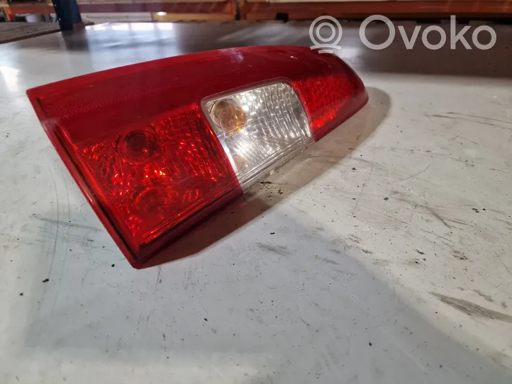 Volvo V70 Задний фонарь в кузове 