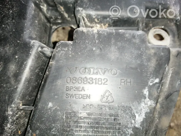 Volvo V70 Etupuskurin kannake 08693182