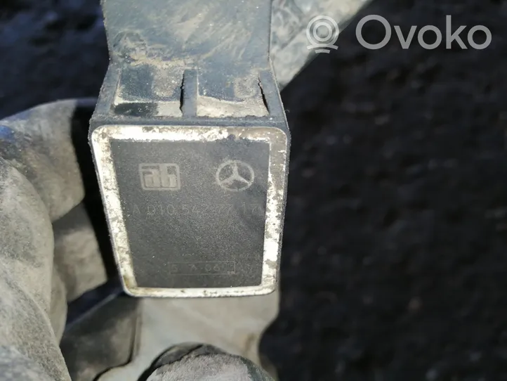Mercedes-Benz E W211 Czujnik poziomowania tylnego zawieszenia pneumatycznego A0105427717