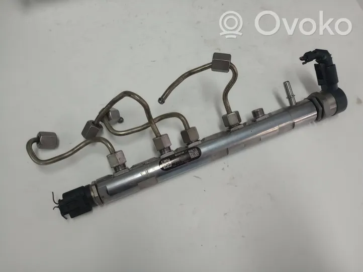 Toyota Avensis T270 Kit d'injection de carburant 0281002949