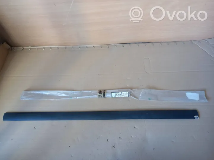 Skoda Octavia Mk2 (1Z) Beplankung Türleiste Zierleiste vorne 1Z0853515