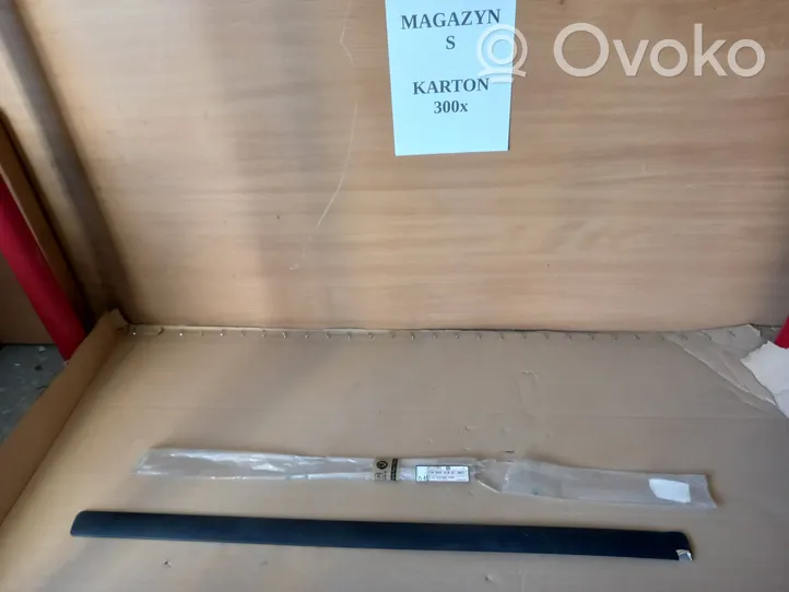 Skoda Octavia Mk2 (1Z) Priekšpusē durvju dekoratīvā apdare (moldings) 1Z0853515