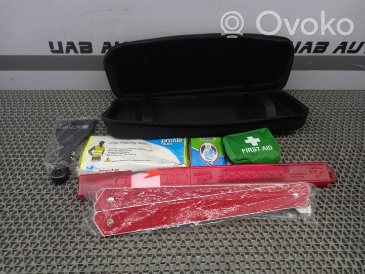 Renault Megane IV Trousse de premiers secours 