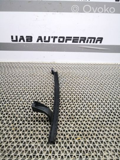 Audi Q2 - Listwa szyby drzwi tylnych 81A839067